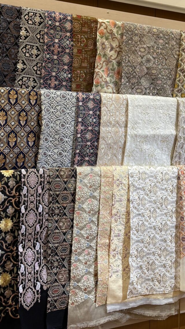 本日スタート✨
【POP UP 京急百貨店上大岡8月6日〜8月12日】

インド刺繍リボンや
生地などの素材に加え、
軽やかなブロックプリントの
スカーフや、
華やかなインド刺繍が映えるイタリアンレザーのバッグやポーチなどの雑貨も多数ご用意しております。
ぜひお気軽にお立ち寄りください💓

◆POP UP概要

開催期間：8月6日〜8月12日
開催場所：京急百貨店上大岡3階＝婦人雑貨売場【オゥマルシェ】インマルシェ2